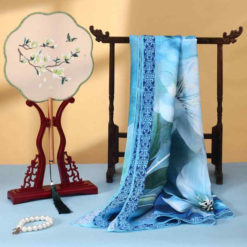 扇子 レディース 春夏 シルク刺繡 団扇 木製 日焼け対策 冷房対策 シルクスカーフ 古風 新中華風 エレ..