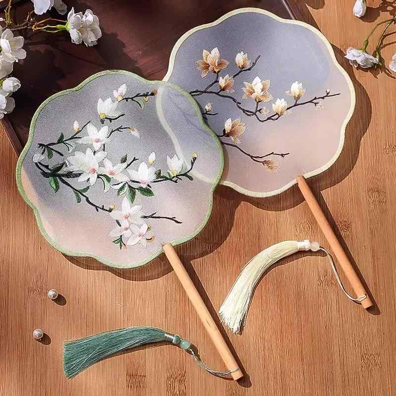 扇子 レディース 両面刺繍 シルク製 古典 中国風 宮廷風 漢服 チャイナドレス 舞踊 ステージ 撮影用 イ..