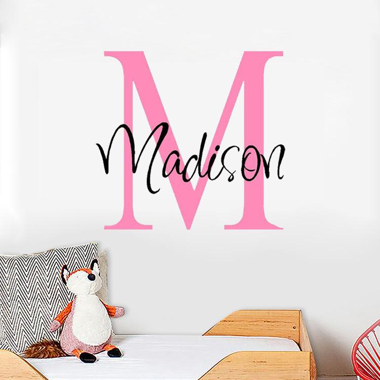 ウォールステッカー カスタマイズ アルファベット イニシャル 寝室 ベッドサイド リビング 玄関 インテリア DIY 模様替え おしゃれ PVC製 モダン シンプル 無地