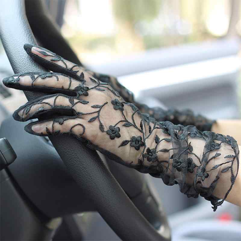 手袋 レディース UVカット 紫外線対策 滑り止め タッチパネル対応 レース 花柄刺繍 薄手 春夏用 ショー..