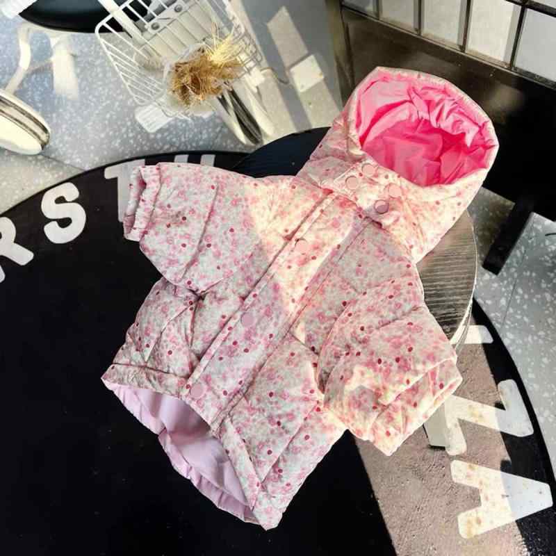 犬服 猫服 秋冬 厚手 防寒 保温 あったか 中綿ジャケット フード付き 花柄 ピンク ポリエステル カジュ..