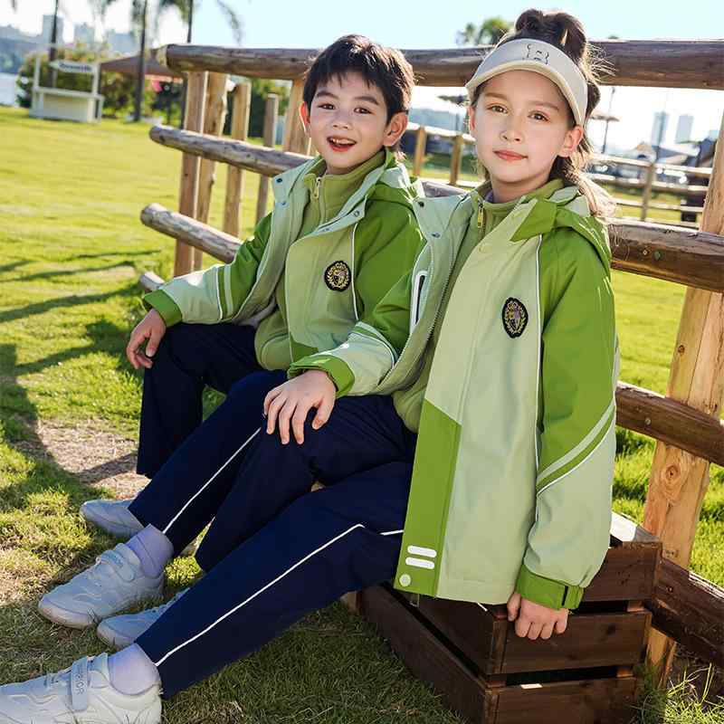 スクールウェア キッズ ジュニア 小中学生 幼稚園 教員用 男女兼用 ウインドブレーカー 防寒 防風 撥水 裏起毛 厚手 スポーツウェア 上下セット ジップアップ 切り替え フード着脱式 ポリエステル素材 カジュアル 通学 秋冬