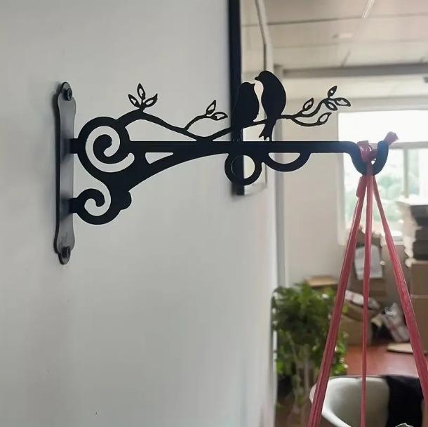 プランターハンガー 壁掛け ウォールラック 吊り下げ 室内 屋外 兼用 アイアン製 黒 欧風 カントリー調..