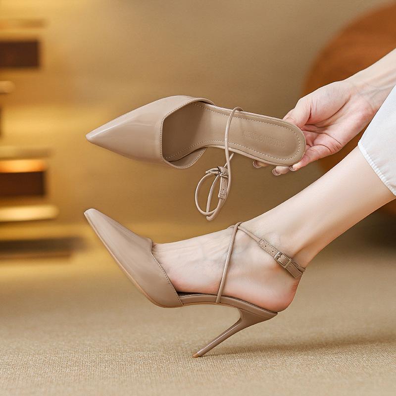 パンプス レディース ハイヒール ポインテッドトゥ エナメル 細ヒール アンクルストラップ ヌードカラー ベージュ きれいめ エレガント 通勤 オフィスカジュア...