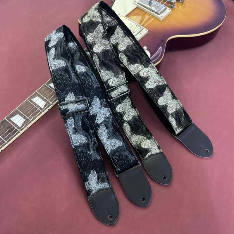 ・カテゴリ: ギターストラップ・主な素材: ポリエステル・カラー展開: 金糸バタフライ、銀糸バタフライ・対応楽器: フォークギター