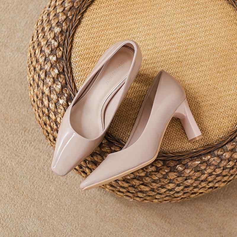 パンプス レディース 太ヒール チャンキーヒール ハイヒール エナメル ポインテッドトゥ フレンチスタイル 上品 エレガント ヌードピンク 通勤 オフィス デイ...