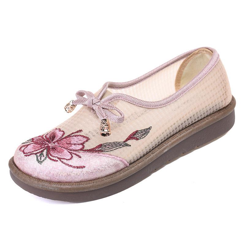 ・カテゴリ: 手編みシューズ・スタイル: カジュアル・シューズタイプ: ファブリックシューズ・性別: 女性・対象年齢: 成人・機能: 通気性、軽量・人気要素: フラワーモチーフ・柄: エスニック・カラー展開: ピンク、グレー・サイズ展開: 35, 36, 37, 38, 39, 40, 41・アッパー素材: テキスタイル・ソール素材: ゴム・裏地素材: メッシュ・インソール素材: テキスタイル・つま先形状: ラウンドトゥ・ヒール形状: フラットヒール・ヒール高さ: フラット・靴の高さ: ローカット・開口部深度: 浅め（7cm以下）・留め具の種類: プルオン・ソール製法: インジェクション成形・総重量: 約400g