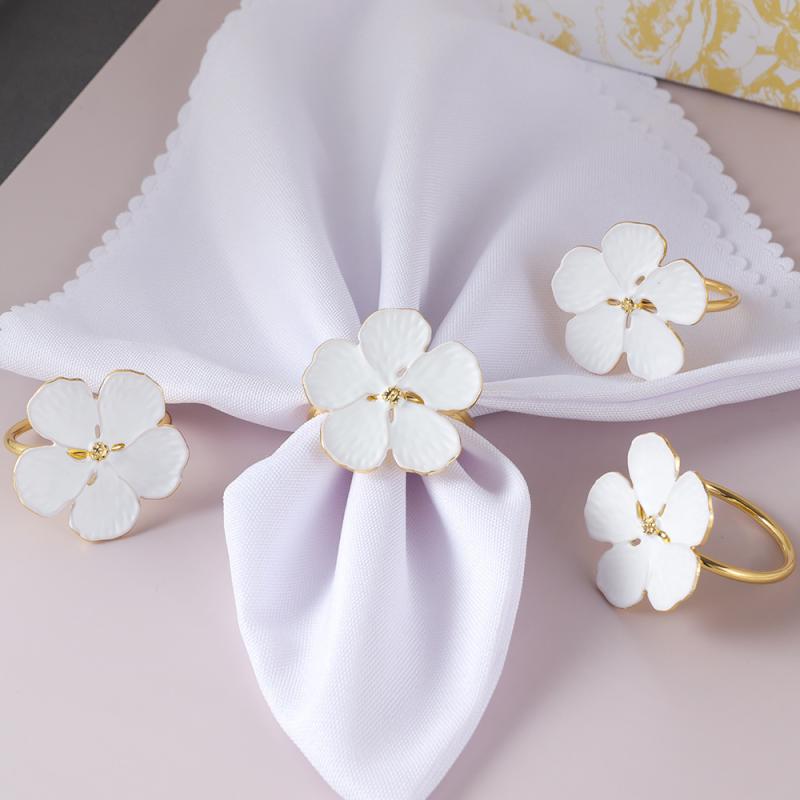 ナプキンリング エナメル加工 電気メッキ加工 亜鉛合金製 高級感 ホワイト 五弁花 梅の花 おしゃれ 洋風 ホテル 宴会 パーティー 結婚式 来客用 テーブルコーディネート(x2)