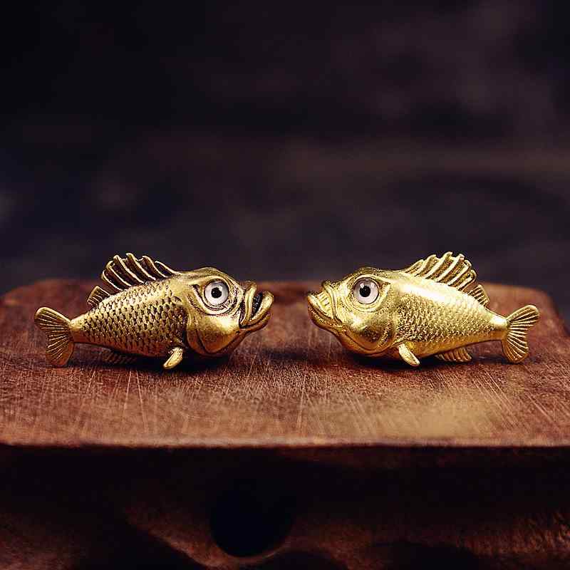 置物 ツゲの木彫り 木製 招福魚 縁起物 開運招福 金運 繁栄 出世 成功