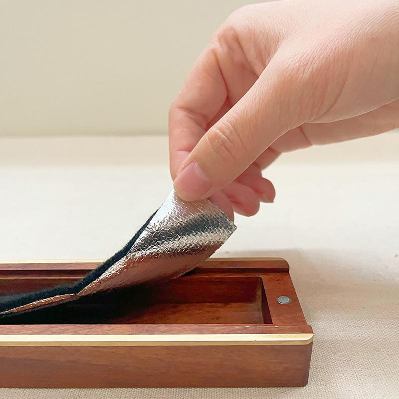 香炉 厳選 錦灰堆柄 手作り ハンドメイド 工芸品 木製 真鍮製 紫檀製 高級感 上品 ポータブル 携帯用 お香立て お香入れ 置物 家庭用 仏壇用 供養品 中華風 和モダン