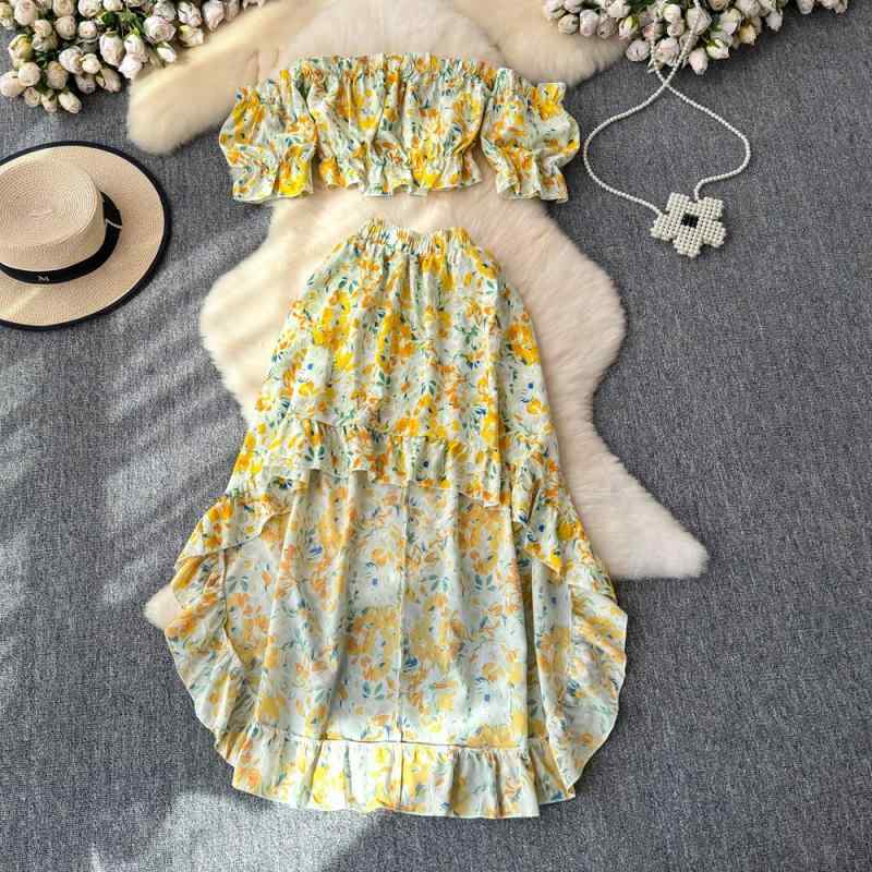 セットアップ レディース スリムフィット プリーツ 小花柄 ベアトップ ショート丈 トップス ハイウエスト Aライン フリル スカート 2点セット リゾートスタ...