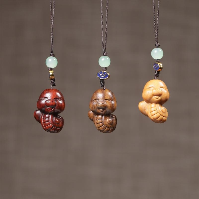 キーホルダー 十二支 蛇 モチーフ 天然木材 紫檀 緑檀 檀香 携帯ストラップ チャーム ペンダント 吊り下げアクセサリー 開運 縁起物 上品