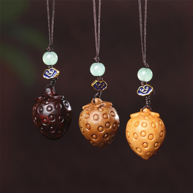 キーホルダー 木製 天然木 紅木 選べる3種 紫檀 緑檀 檀香 いちごモチーフ 携帯ストラップ スマートフ..