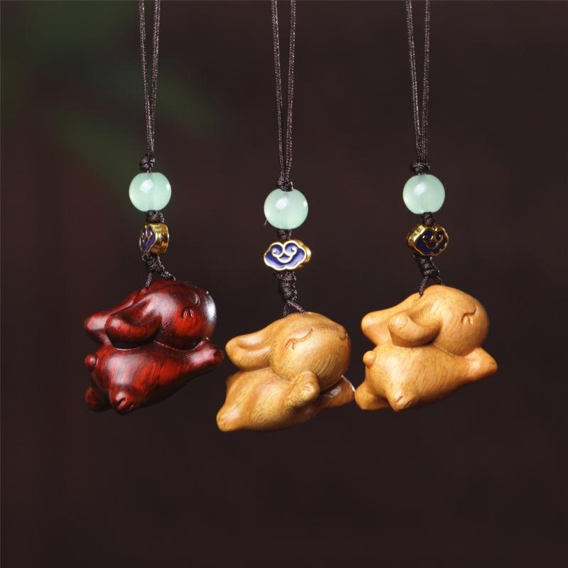 キーホルダー 干支 うさぎ 卯年 夢見うさぎ 高級木製 スマートフォン 車内 バッグ 飾り 厄除け 開運 縁起物 お守り かわいい