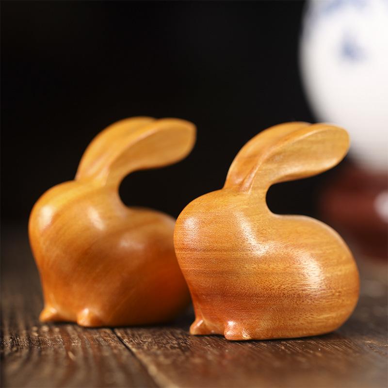 置物 卯年 長耳兎 白檀 香木 木製 手作り 工芸品 ユニーク かわいい 癒し 縁起物 おしゃれ 卓上 デスク オフィス インテリア 和風 アジアンテイスト