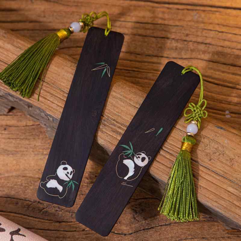 しおり パンダ 木製 紫檀 古典中国風 高級感 精巧 故宮博物院モチーフ かわいい タッセル付き ユニーク ギフト プレゼント 文芸 ブックマーク
