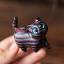 置物 レインボーウッド 木彫り かわいい 首かしげ猫 自信満々 オフィス デスク インテリア 卓上飾り プレゼント ギフト オブジェ 癒しグッズ おしゃれなミニ...