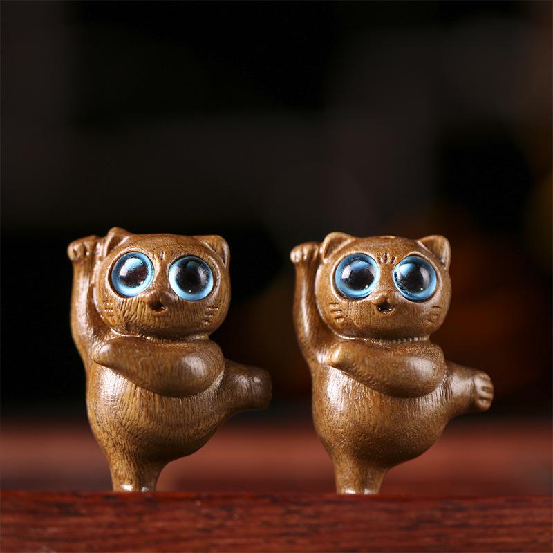 置物 猫 ワルツダンス 緑檀木 グリーンサンダルウッド 木彫り 手彫り風 かわいい ユニーク モダンアート デスク飾り インテリア雑貨 プレゼント ギフト アクセサリーパーツ 木製 香木