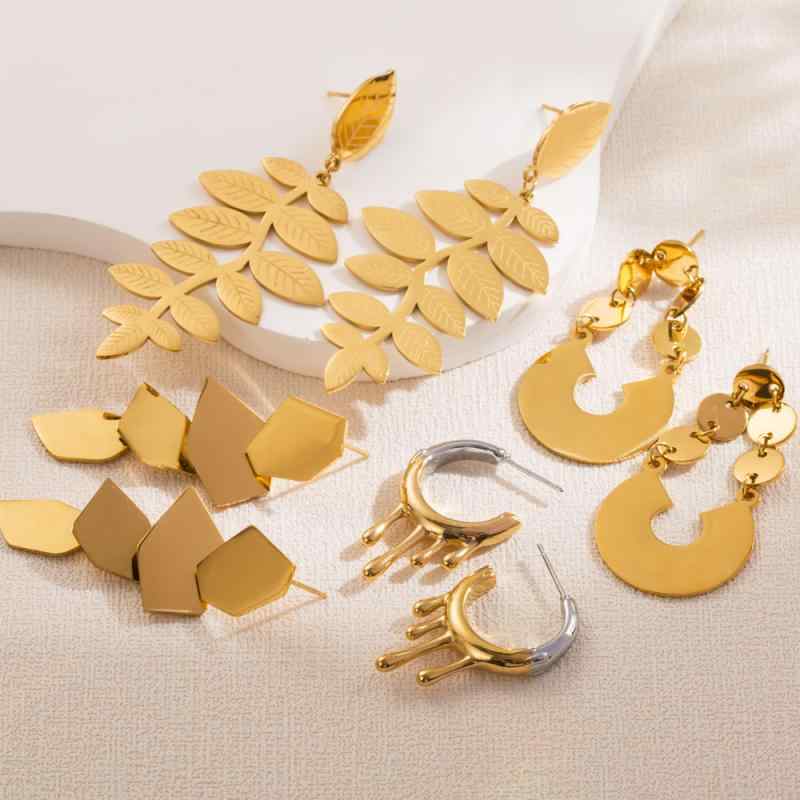 ピアス レディース チタン鋼製 電気メッキ加工 多角形 リーフモチーフ ロング タッセル ドロップピアス シンプル 高級感 ファッション 通勤 オフィス カジュアル