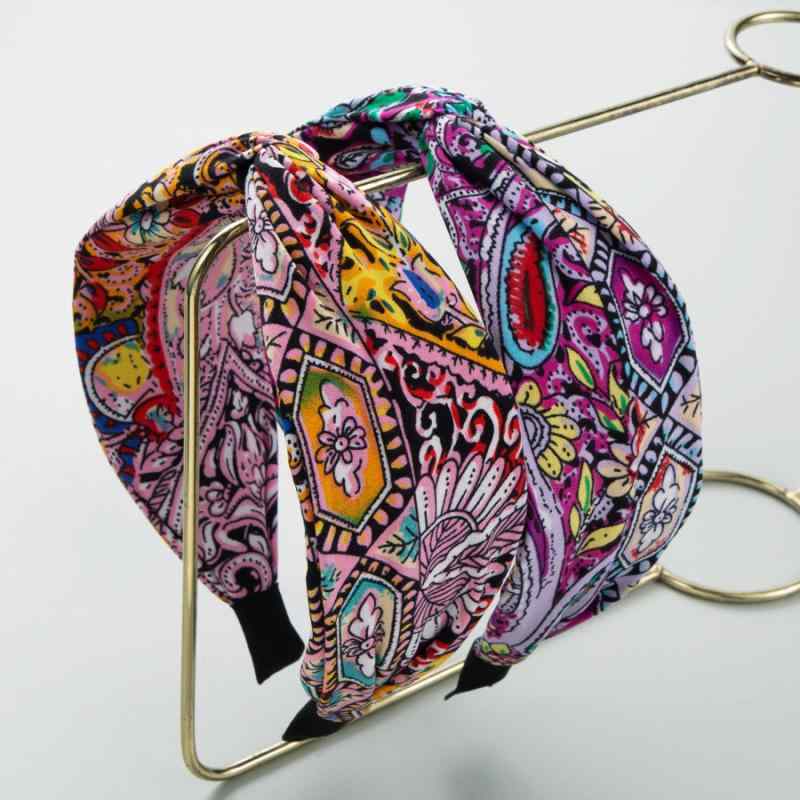 カチューシャ レディース 幅広 高級感 ボヘミアン 刺繍 レトロ 花柄 布製 シンプル ヘアバンド 通勤 オフィス ファッション小物