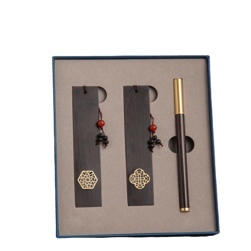 しおり 透かし彫り 黒檀 木製 高級感 フリンジ付き 中国風 古典柄 窓花モチーフ 牡丹紋 蓮花紋 如意紋 氷裂紋 サインペン ギフトボックス プレゼント 文化...