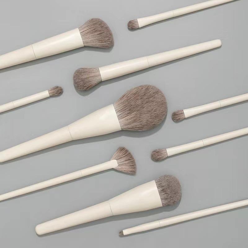 メイクブラシ 10本セット 初心者向け 超柔らかい ふわふわ 人造繊維 パウダー チーク アイシャドウ ア..