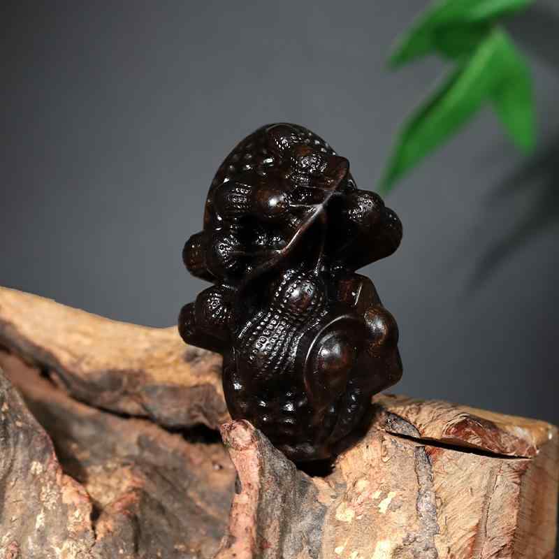 置物 紫檀木 彫刻 無垢材 無塗装 落花生 ピーナッツ 子孫繁栄 縁起物 卓上 デスク 掌玩物 手持ち飾り ..