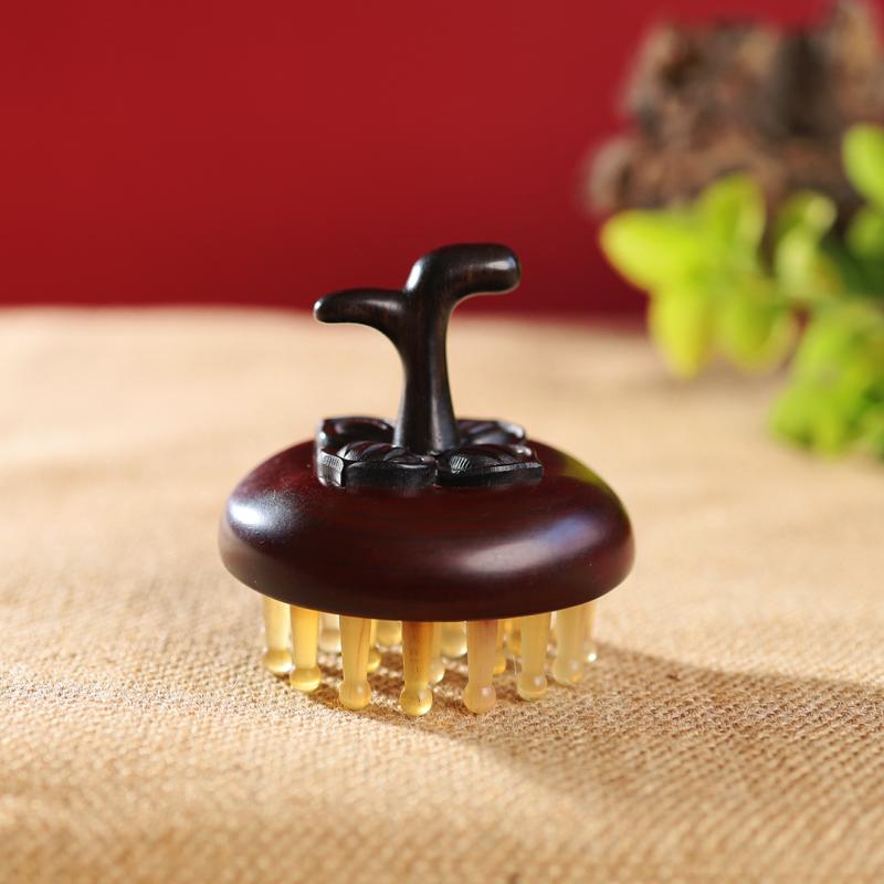 頭皮ブラシ 紫檀 羊角製 頭皮マッサージ かっさ コーム 経絡ケア 血行促進 携帯用 縁起の良い柿モチー..