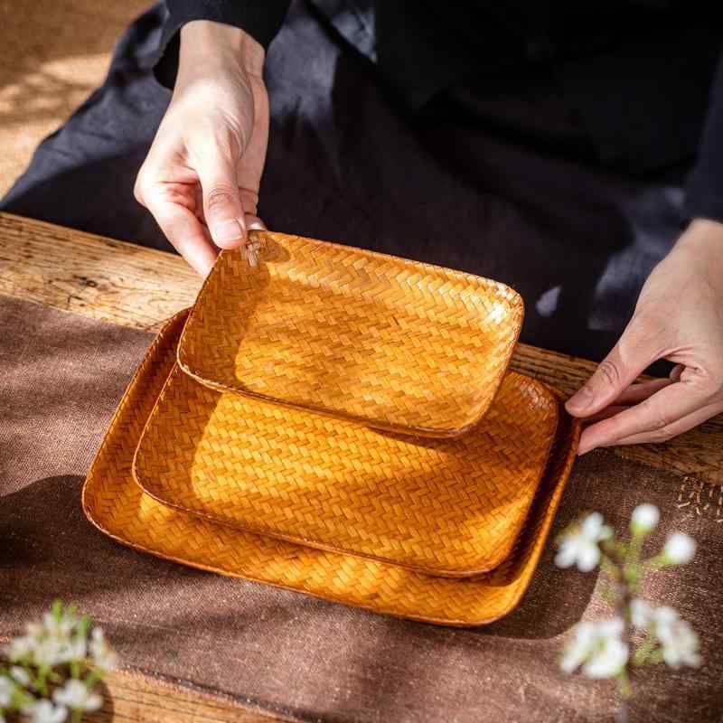 竹編み フルーツプレート 菓子器 茶菓子 スナックトレイ 和風 レトロ ハイセンス 脚付き 持ち手付き バスケット 小物入れ 結婚式 披露宴 デザート 置物 四角 丸型 ひまわり ゆり モチーフ 多用途 おしゃれ インテリア(x2)