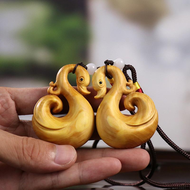 置物 黄楊木 手彫り 白鳥 スワン 精巧 携帯用 鑑賞 手遊び インテリア 車内装飾 卓上 デスク リビング 玄関 吊り下げ飾り 開運 縁起物 アジアンテイスト