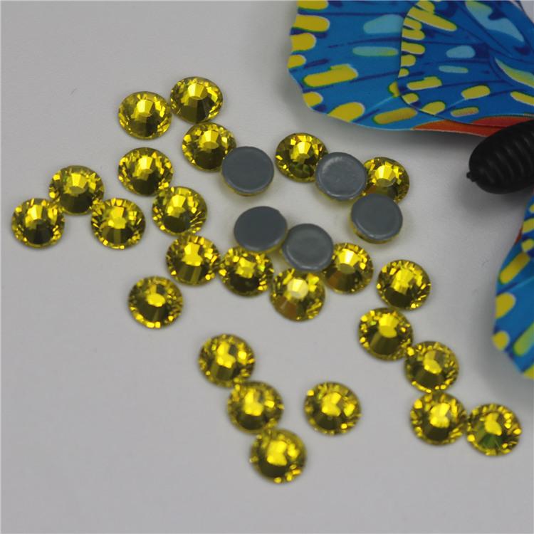 デコパーツ ホットフィックス 接着剤付き ガラス製 小粒 円形 丸型 レモンイエロー ラインストーン ネイル ネイルアート DIY 手芸 ハンドメイド 服飾資材 服飾材料 アクセサリー 装飾 ダンス衣装 舞踏服