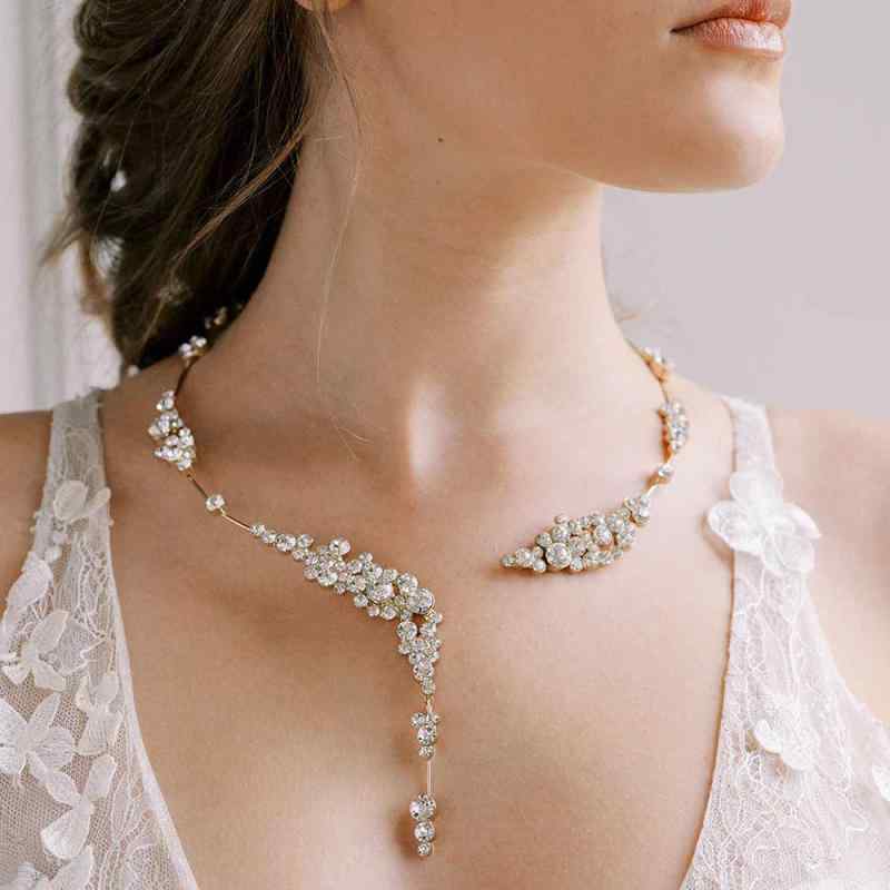 ネックレス チョーカー レディース 女性用 ラインストーン オープンデザイン サークルモチーフ 上品 エレガント 軽やか 高級感 ブライダル ウェディング 結婚式 ファッション 通勤 ゴールド シルバー アクセサリー ジュエリー フリーサイズ