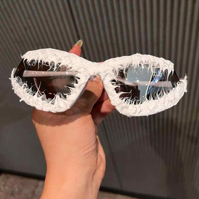 サングラス UV400 紫外線対策 ユニセックス ハンドメイド スパイク 変形 Y2K パンク フューチャリスティック ストリート ファッション トレンド