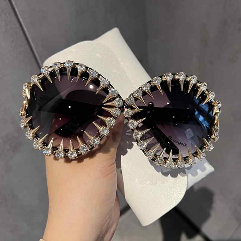 サングラス 男女兼用 UV400カット 小顔効果 T字デザイン ビッグフレーム 個性派 パンクスタイル 欧米ファッション パーティー ヒップホップ インスタ映え 春夏 プラスチック 金属フレーム ブラック ライトブラウン(x2)