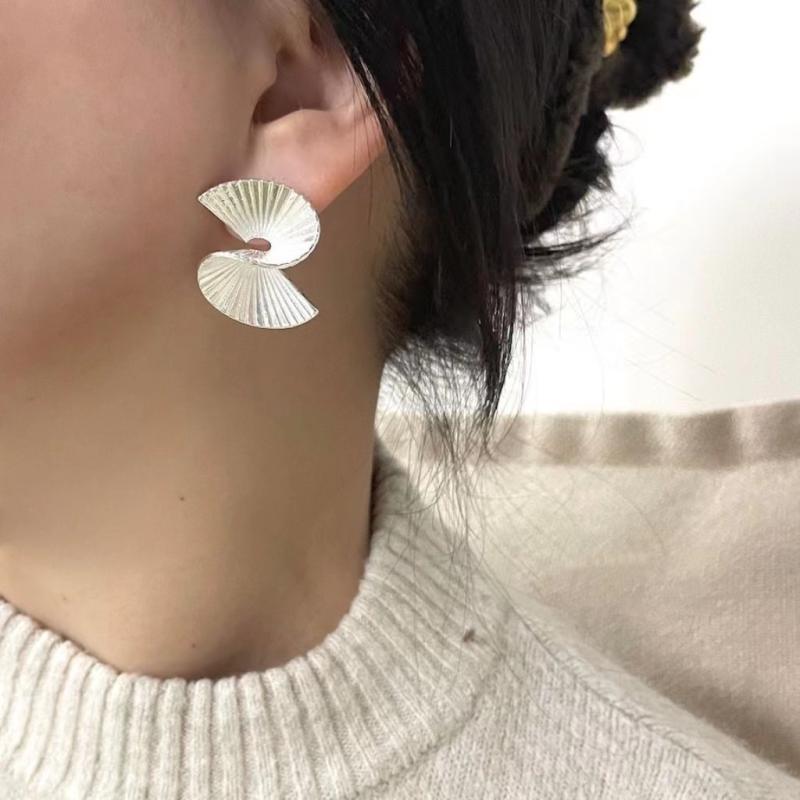 ピアス レディース S925シルバーポスト アレルギー対応 曲線 不規則 幾何学デザイン ミニマル フレンチ..