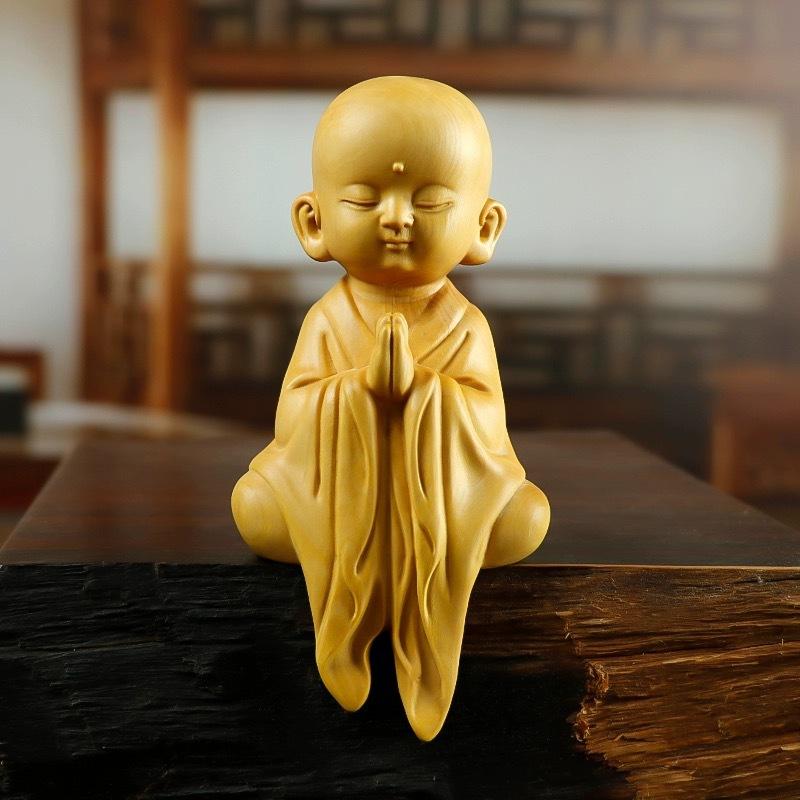 置物 オブジェ 黄楊木 ツゲ 小坊主 座禅 浮遊デザイン 木製 彫刻 高さ10cm 新中華風 癒し 和風 卓上飾り インテリア マスコット 仏像 フィギュア