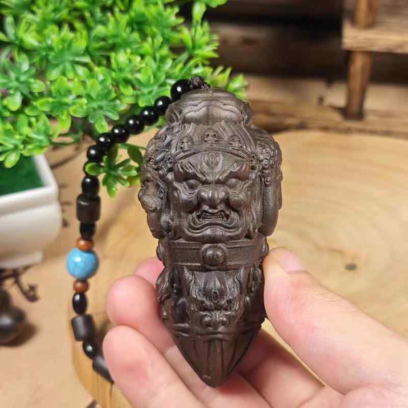 置物 沈香木 無垢材彫刻 大黒天 降魔杵 仏教モチーフ 手持ち飾り ペンダント 車載飾り アジアンテイスト 縁起物 手遊び アクセサリー