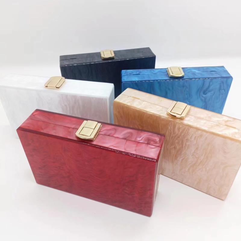 ハンドバッグ レディース パール調 アクリル ミニ スクエア パーティーバッグ イブニングバッグ 結婚式 披露宴 二次会 フォーマル お呼ばれ 肩掛け 斜め掛け チェーン 磁気開閉 携帯ポケット