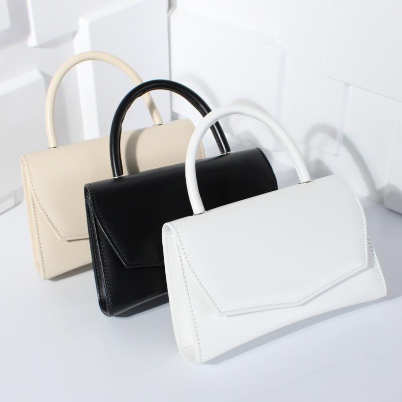 バッグ ハンドバッグ ショルダーバッグ フォーマル パーティー 結婚式 二次会 デイリー 普段使い 高級感 上品 エレガント シンプル チェーン スクエア マグネット開閉 内ポケット オールシーズン