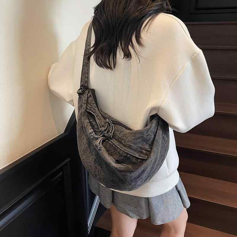 ショルダーバッグ レディース 斜め掛け 肩掛け デニム 大容量 A4対応 ファスナー 内ポケット スマホ収..