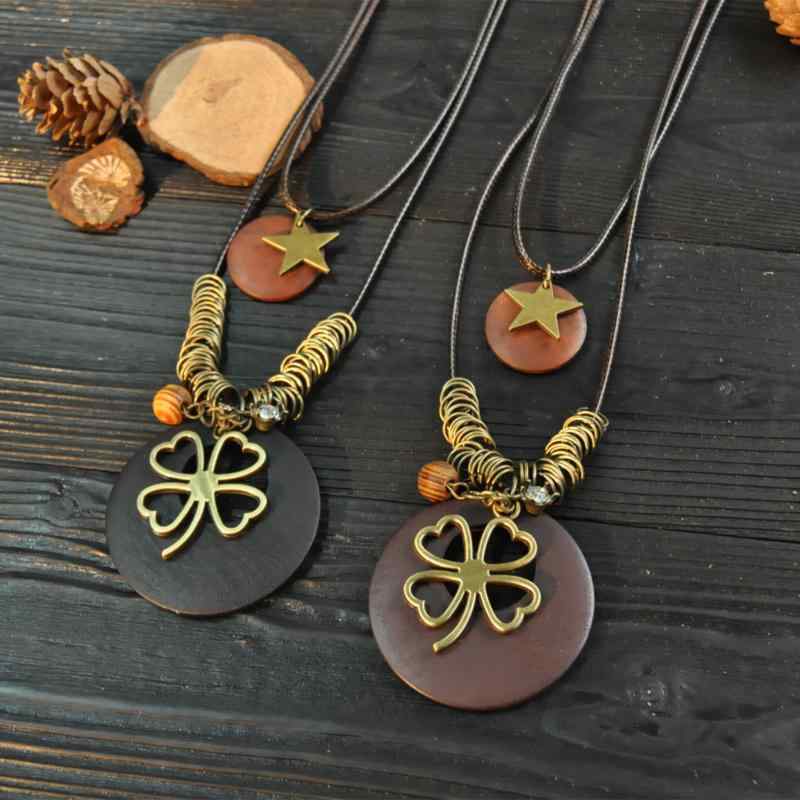 ネックレス レディース レトロ 民族風 ロング丈 ワックスコード 四つ葉 クローバー 多層 ペンダント 合金 木製 電気メッキ加工 カジュアル 万能 ファッションアクセサリー