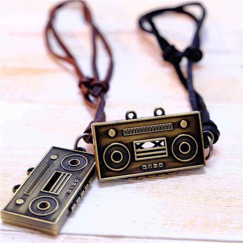 ネックレス メンズ 欧米ファッション ストリート系 個性的 レトロ ラジカセ デザイン 牛革 合金製 電気..