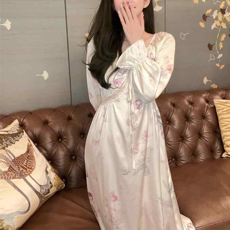 ルームワンピース レディース 接触冷感 カップ付き Vネック セクシー 大人かわいい シルク調サテン 薄手 ロング丈 外出OK 部屋着 パジャマ 春夏 ルームウェア ワンマイルウェア