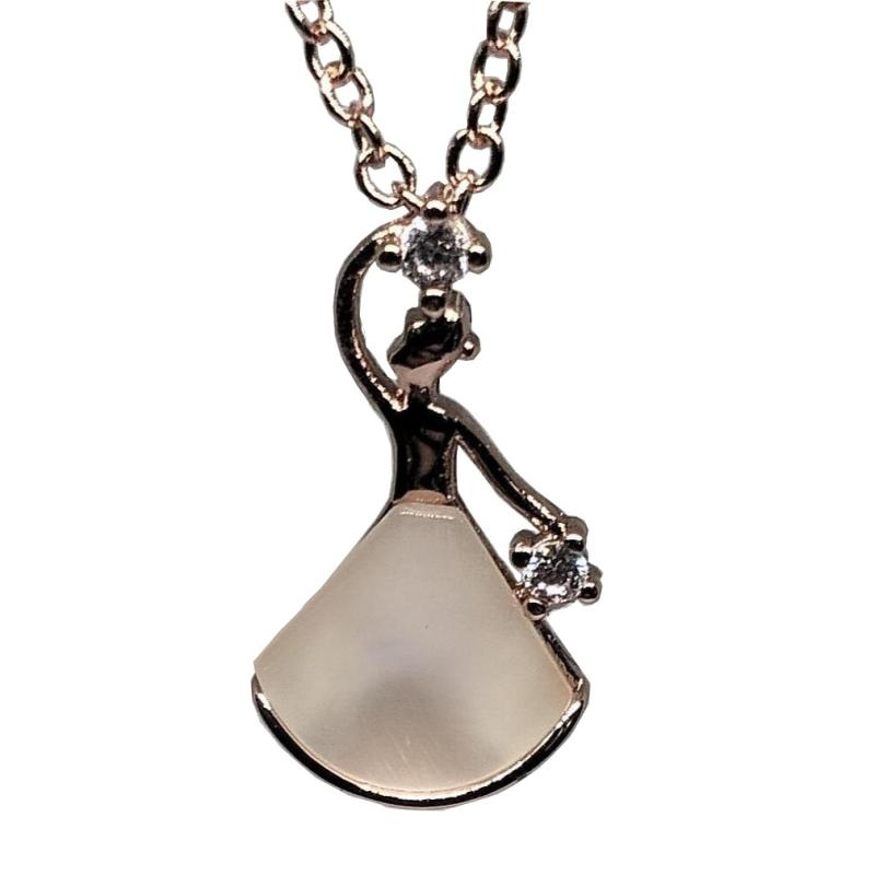 ネックレス レディース ローズゴールド ジルコニア スカートモチーフ 扇形 ペンダント 高級感 ライトラグジュアリー 繊細 エレガント 鎖骨チェーン デイリーユース オフィス カジュアル 上品 アクセサリー