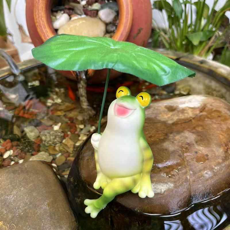 Rakuten - 置物 カエル 蓮の葉 オブジェ かわいい 合成樹脂製 ガーデン 庭 ベランダ 屋外装飾 卓上 水槽 アクアリウム レイアウト インテリア デコレーション フィギュア