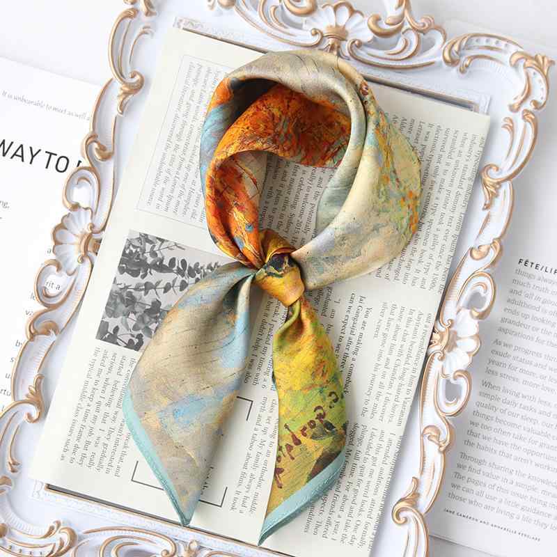 スカーフ レディース 女性用 桑蚕シルク100% 正絹 杭州シルク 油絵風 オリジナルデザイン 花柄 ボタニカル柄 ヒョウ柄 肌に優しい スクエア 50cm角 通勤 オフィス デイリー カジュアル アレンジ ファッション小物 秋冬(x2)