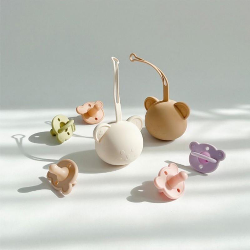 おしゃぶりケース ベビー 赤ちゃん 韓国製 食品グレード シリコン製 クマ型 ベビーカー ストラップ マザーズバッグ 吊り下げ 携帯用 収納ポーチ 衛生的 外出 紛失防止