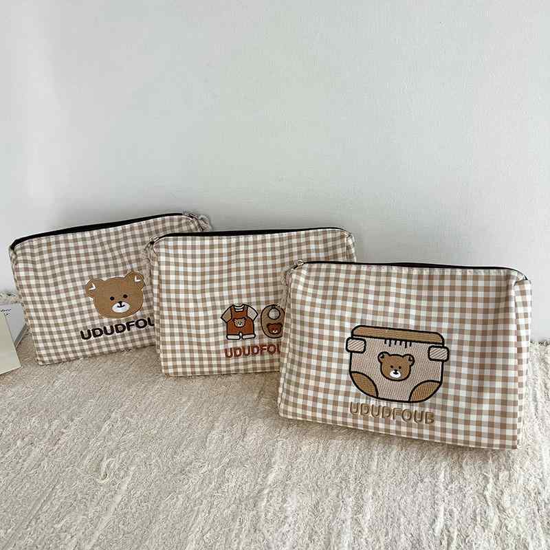 収納バッグ ベビー 大容量 携帯便利 ナイロン 防水 多機能 おむつポーチ 哺乳瓶ケース 着替え入れ マザ..