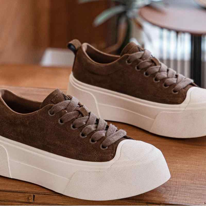 スニーカー レディース 厚底シューズ スエード調 本革 レースアップ 紐靴 通気性 クッション性 ミドルヒール ローカット カジュアル 通勤 タウンユース 女性用 滑りにくい 快適 スタイルアップ 脚長効果 春夏秋 無地 ヒョウ柄 切り替え