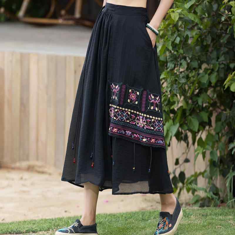 Aラインスカート ウエストゴム 細見え 民族調 エスニック レトロ 凝った刺繍 手作りチャイナボタン ビーズ装飾 ロング丈 綿 コットン 無地 大人女子 エレガント